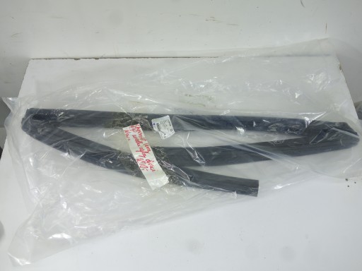 УПЛОТНИТЕЛЬ ОКНА ДВЕРИ ПЕРЕДНИЙ ПРАВЫЙ CHEVROLET ISKRA 42574263