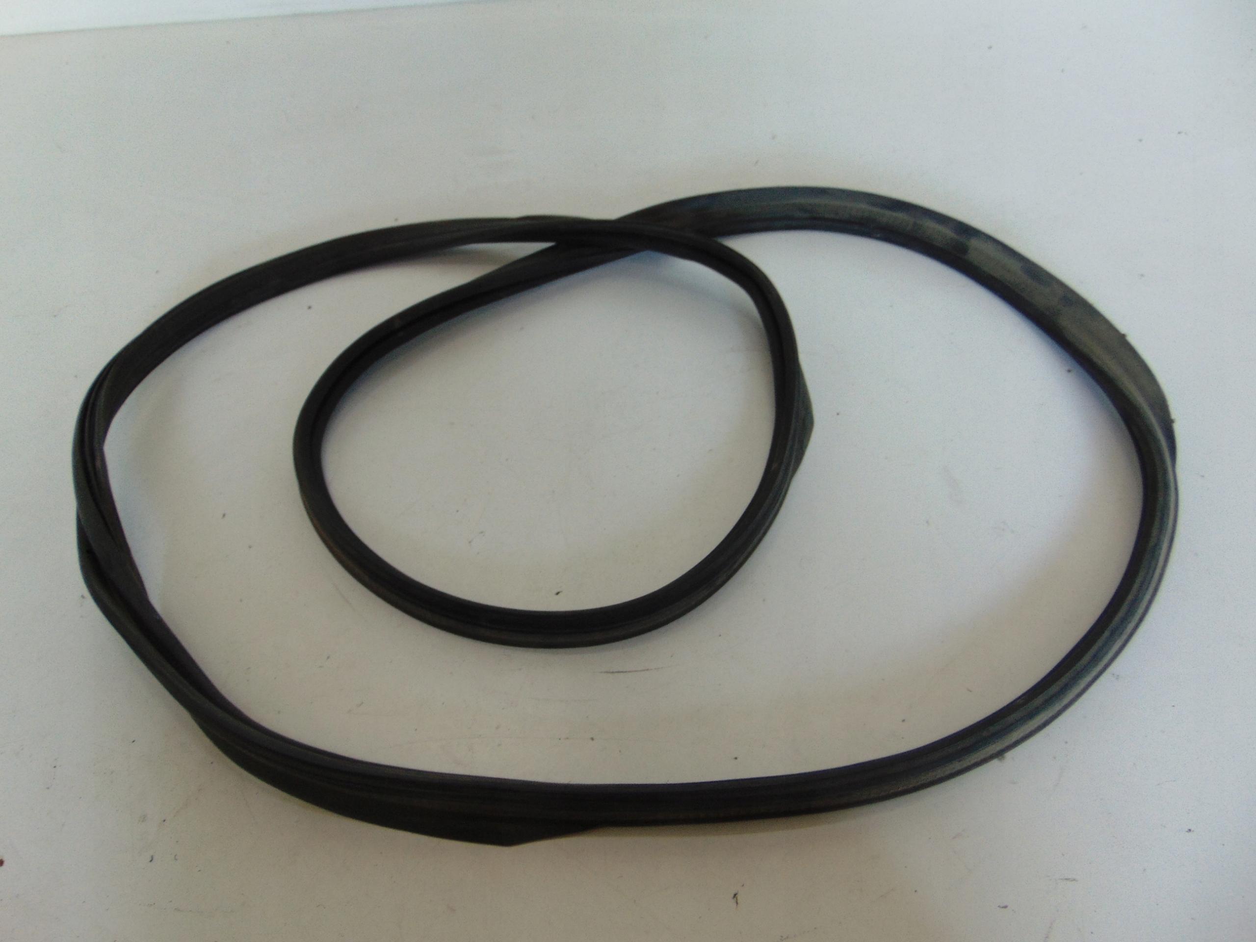 9818907580 - ПРОКЛАДКА ЗАДНЯЯ КРЫШКА БАГАЖНОГО ОТСЕКА PEUGEOT 508 II SW