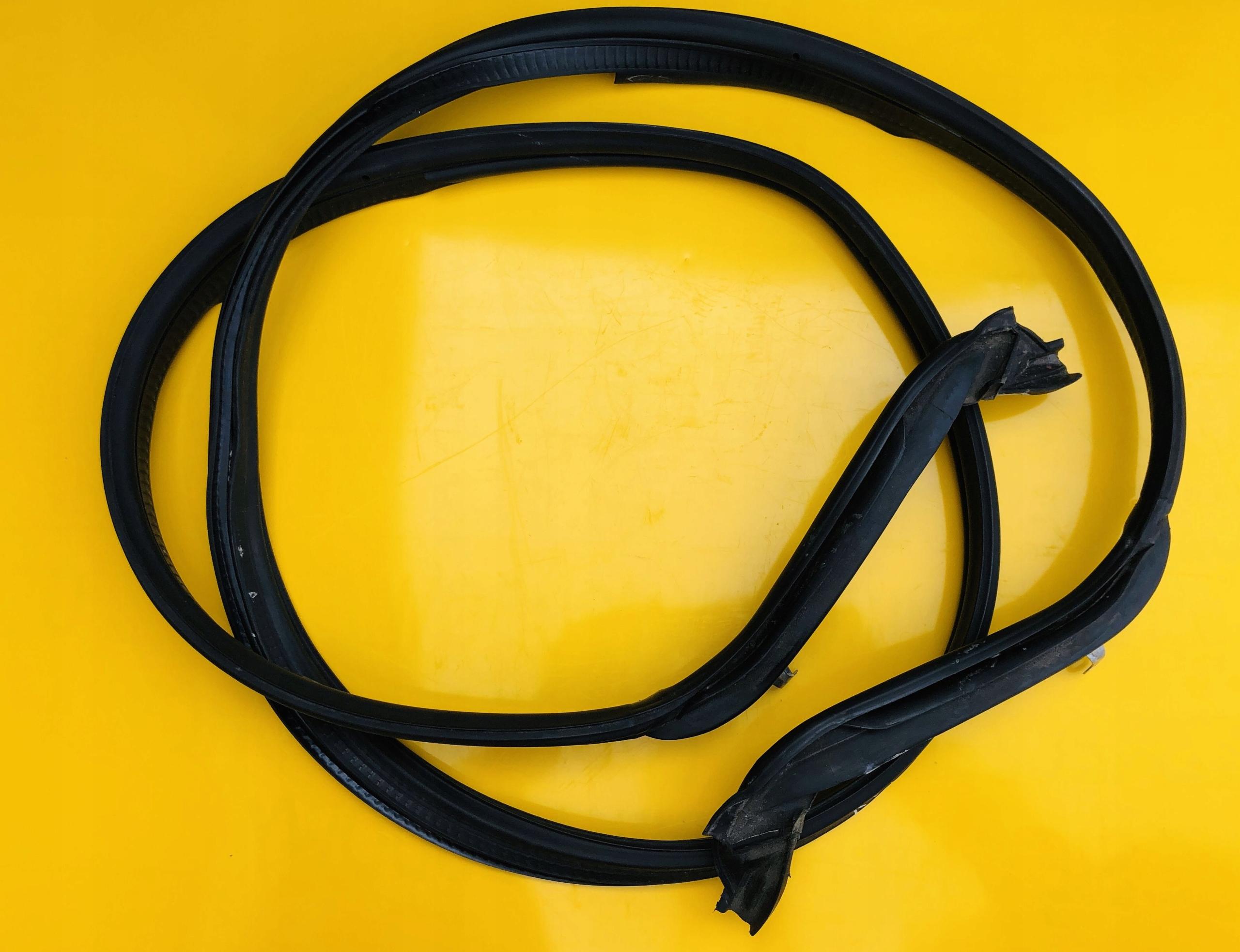 Прокладка крышки багажного отсека BMW 3 E93 CABRIO