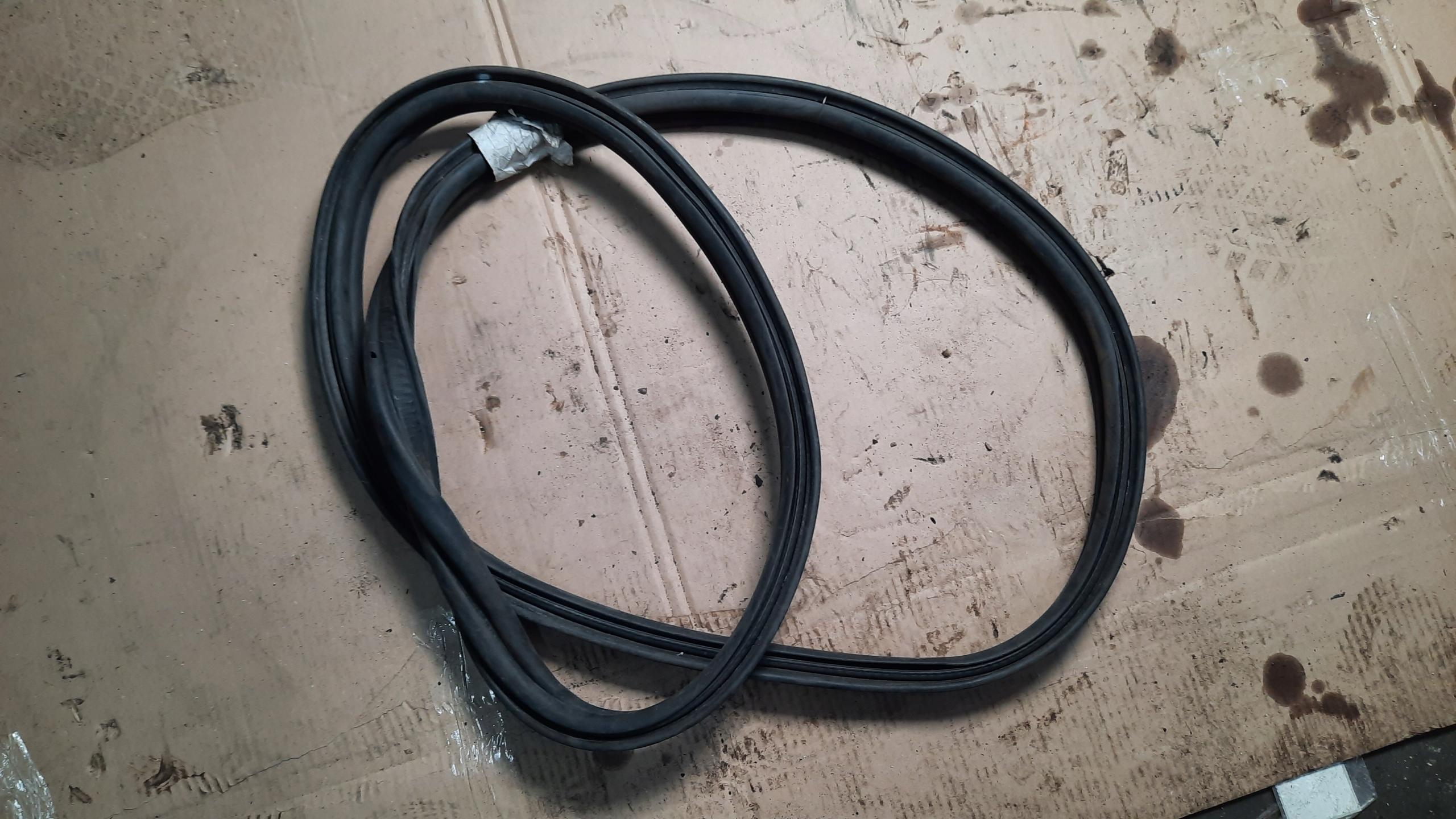 Прокладка задніх дверей VOLVO C30 06-12R