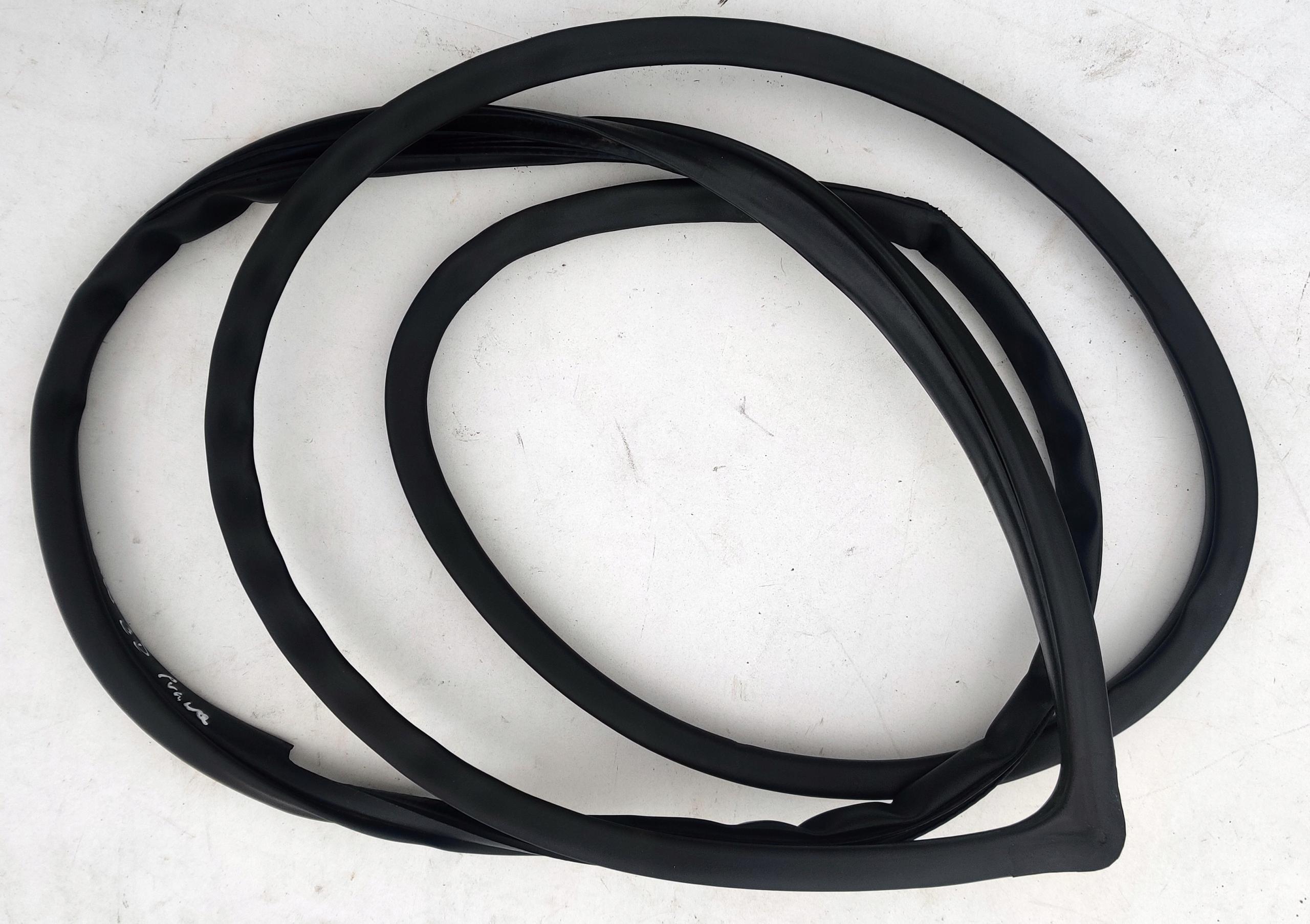 Ущільнення порожнини дверей COROLLA E12 3D 3 праворуч