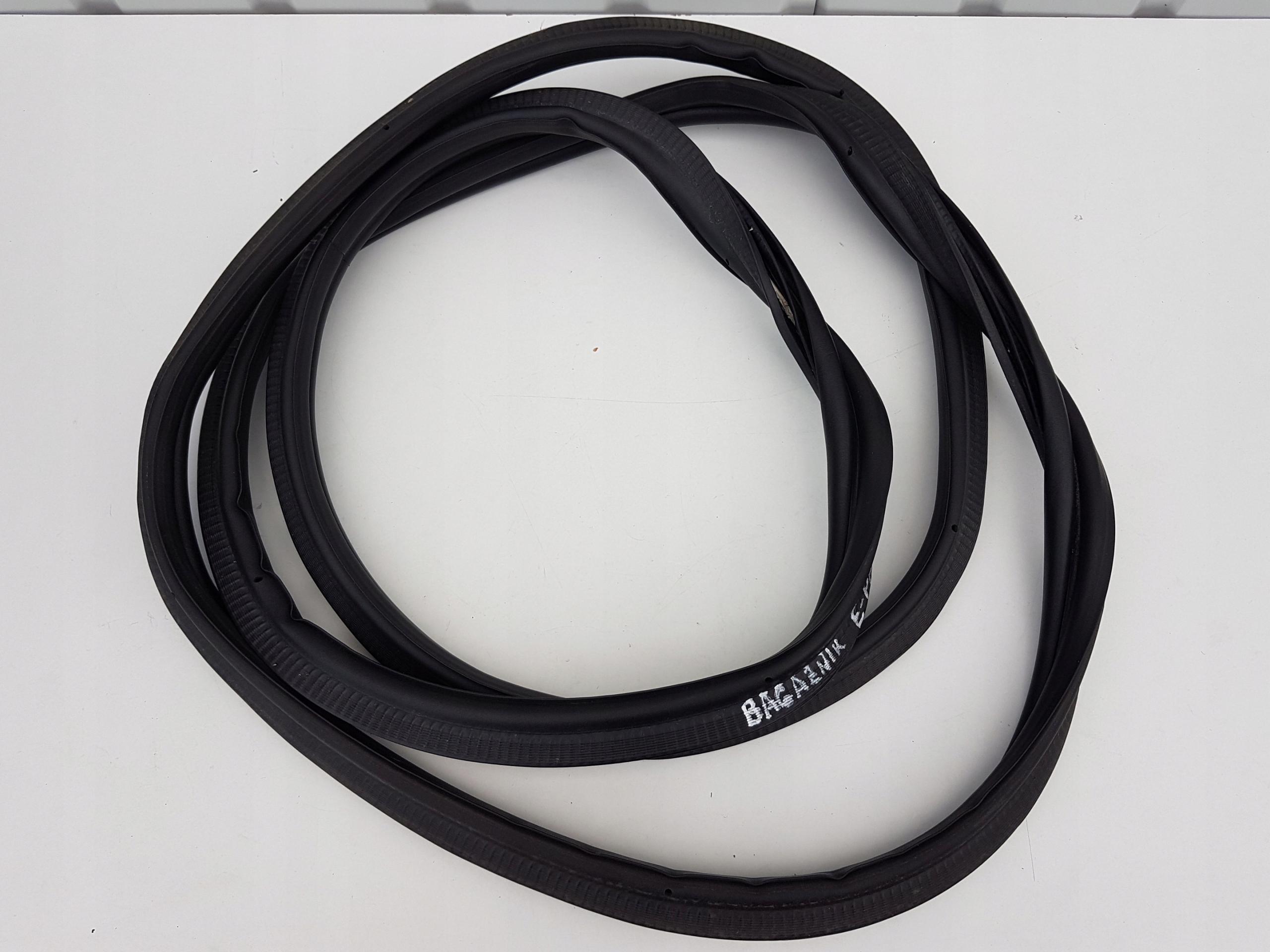 X540 - ПРОКЛАДКА ОТСЕКА БАГАЖНИКА JAGUAR E-PACE 17-