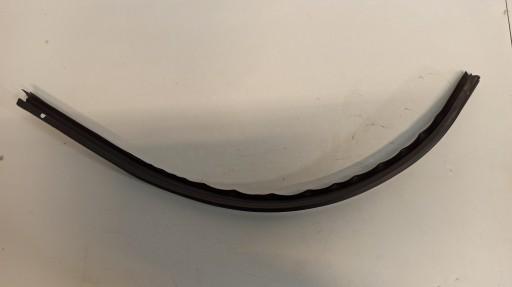 Уплотнитель стеклоподъемника A4 B9 8W0837479