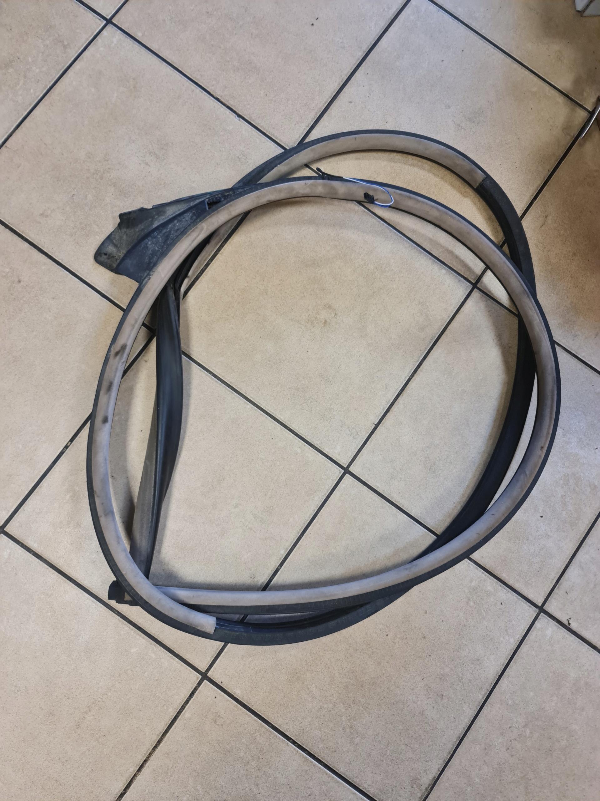 Уплотнения правой двери E46 LIFT 3.0 D EU COUPE