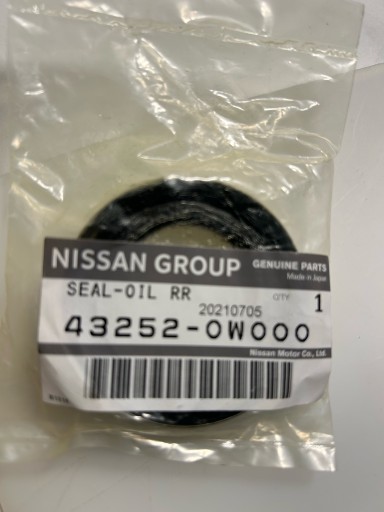 432520W000 - УПЛОТНИТЕЛЬ ЗАДНЕГО СИДЕНЬЯ NISSAN OE 432520W000