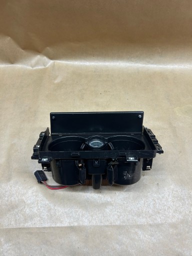 Підстаканник Audi Q8 SQ8 4M8862533 18-