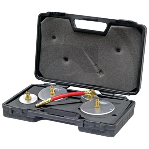 Універсальний набір адаптерів для прокачування гальм в пластиковому кейсі