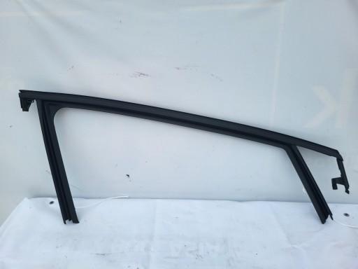 Уплотнитель двери Peugeot 3008 II 9811246680