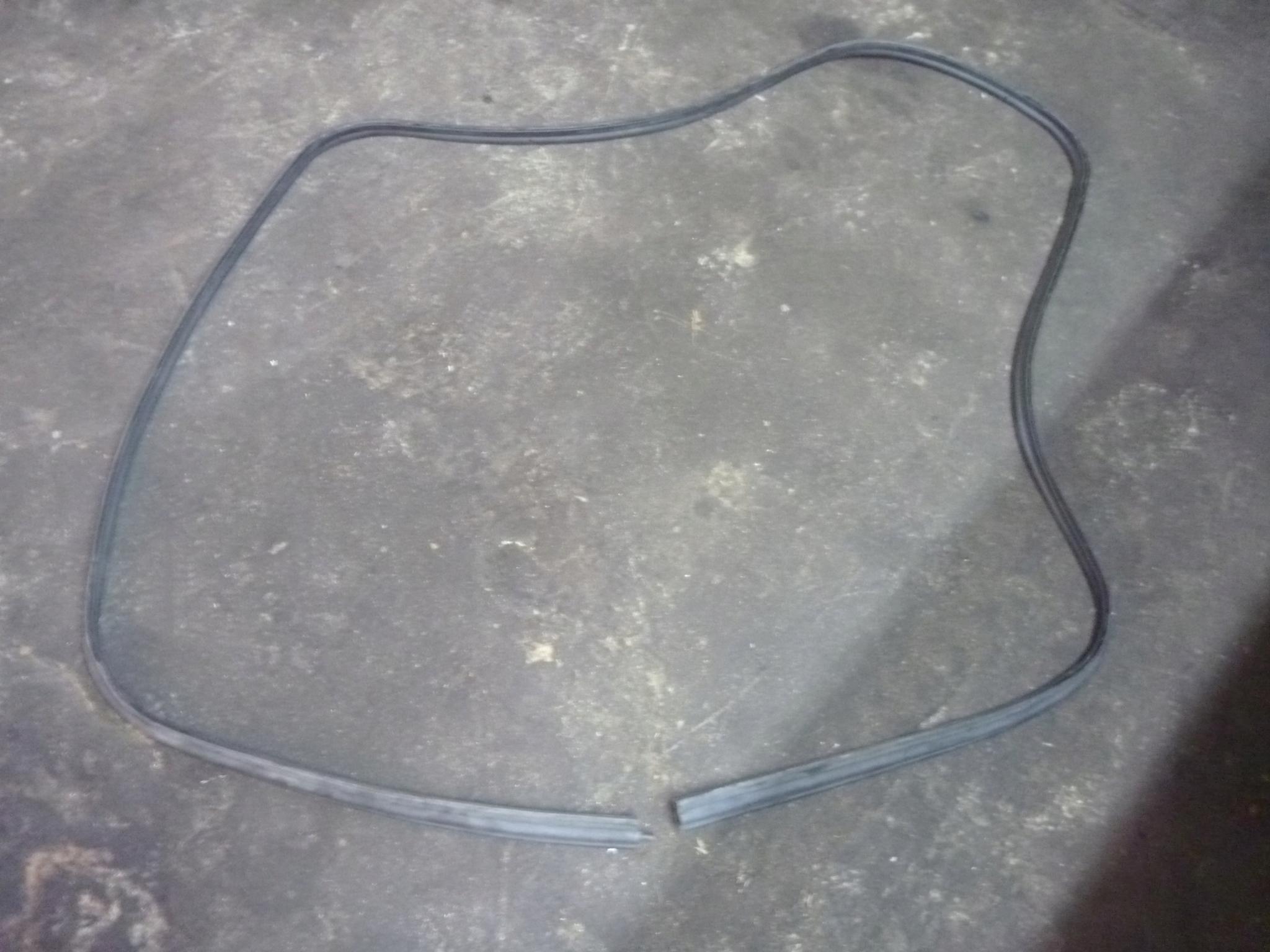 Прокладка Кузова Задней Заслонки Hummer H2 2005