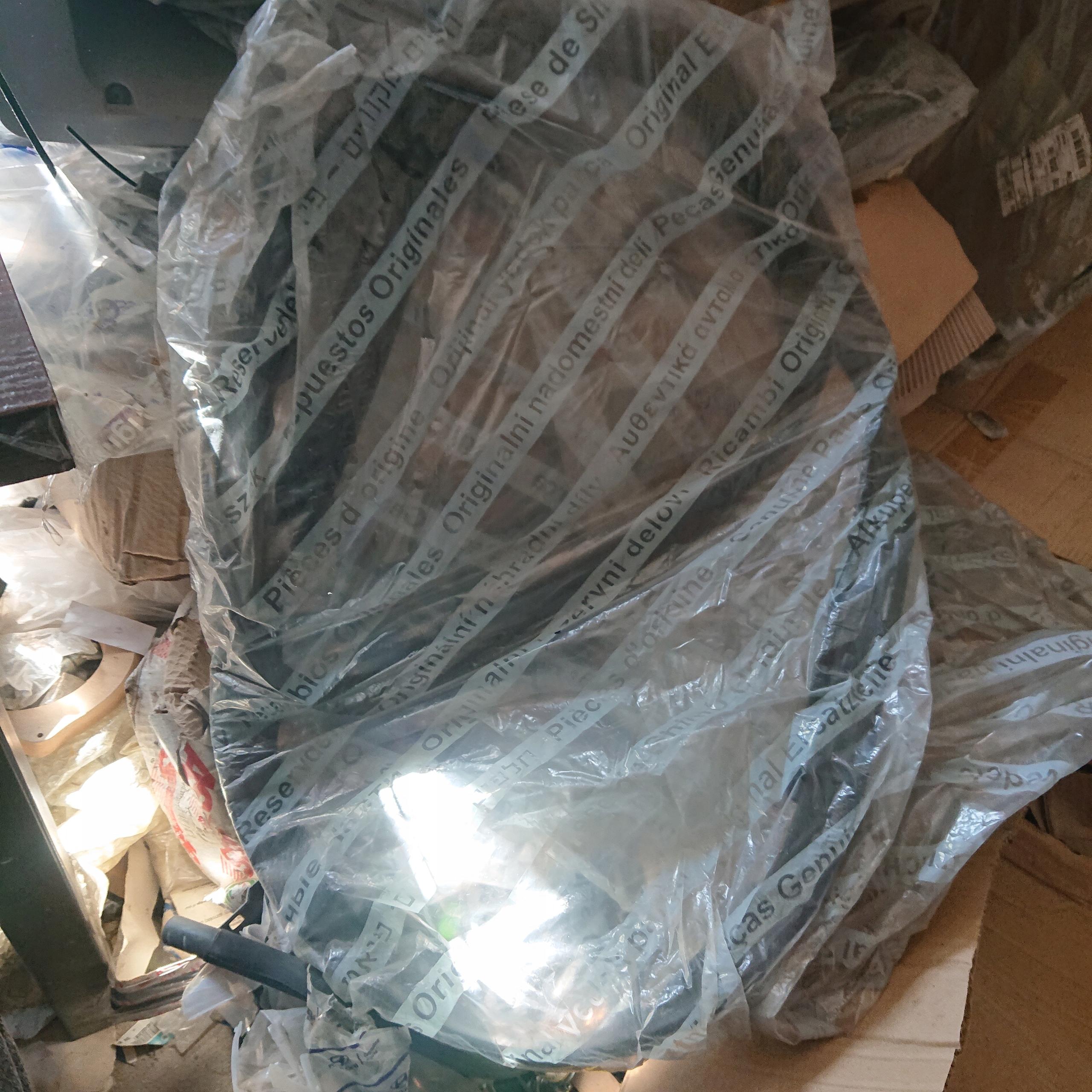 46525728 - Уплотнение крышки багажника Fiat punto 99-10