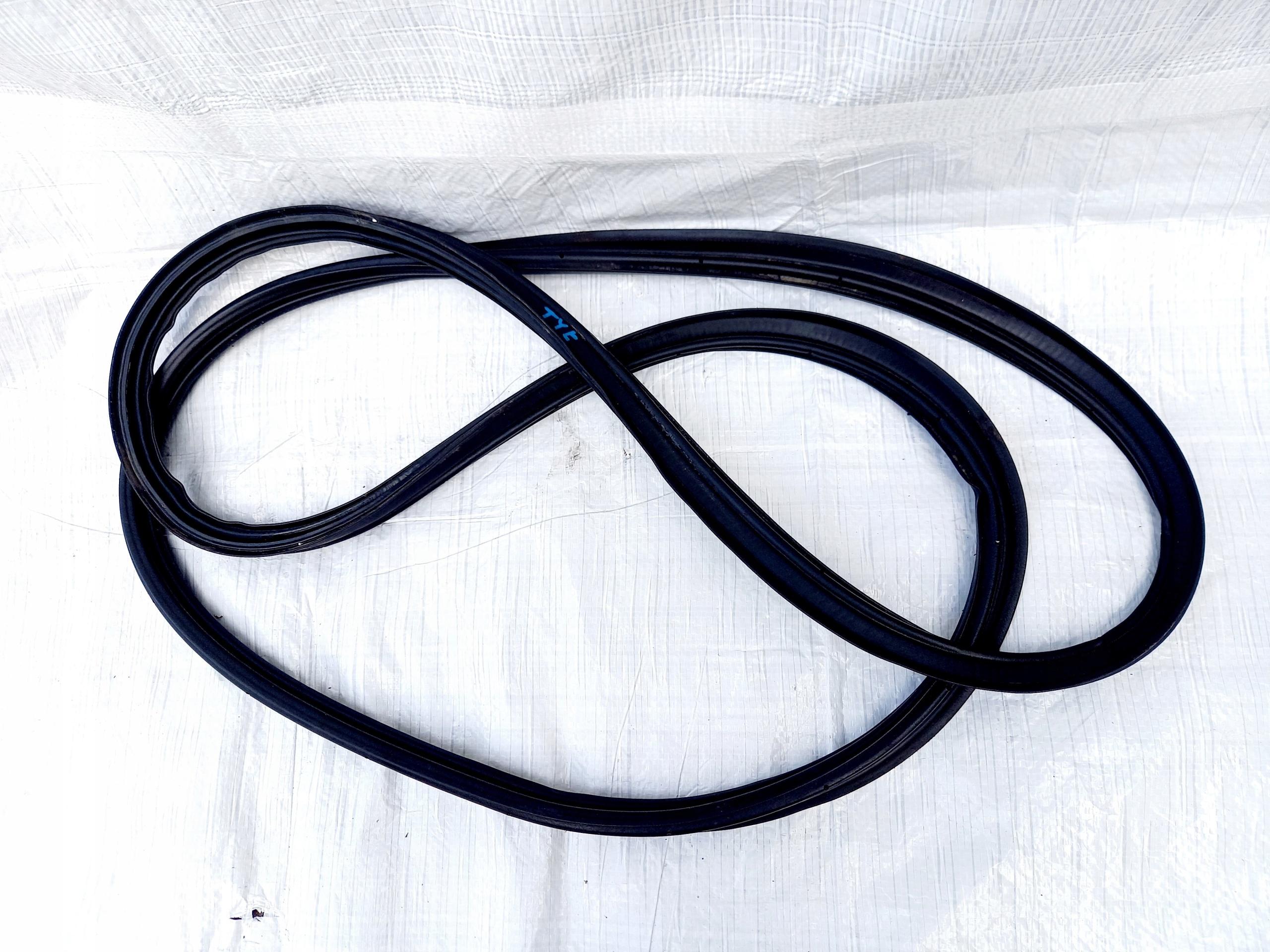 Прокладка крышки багажника задняя Honda Jazz III 08-14