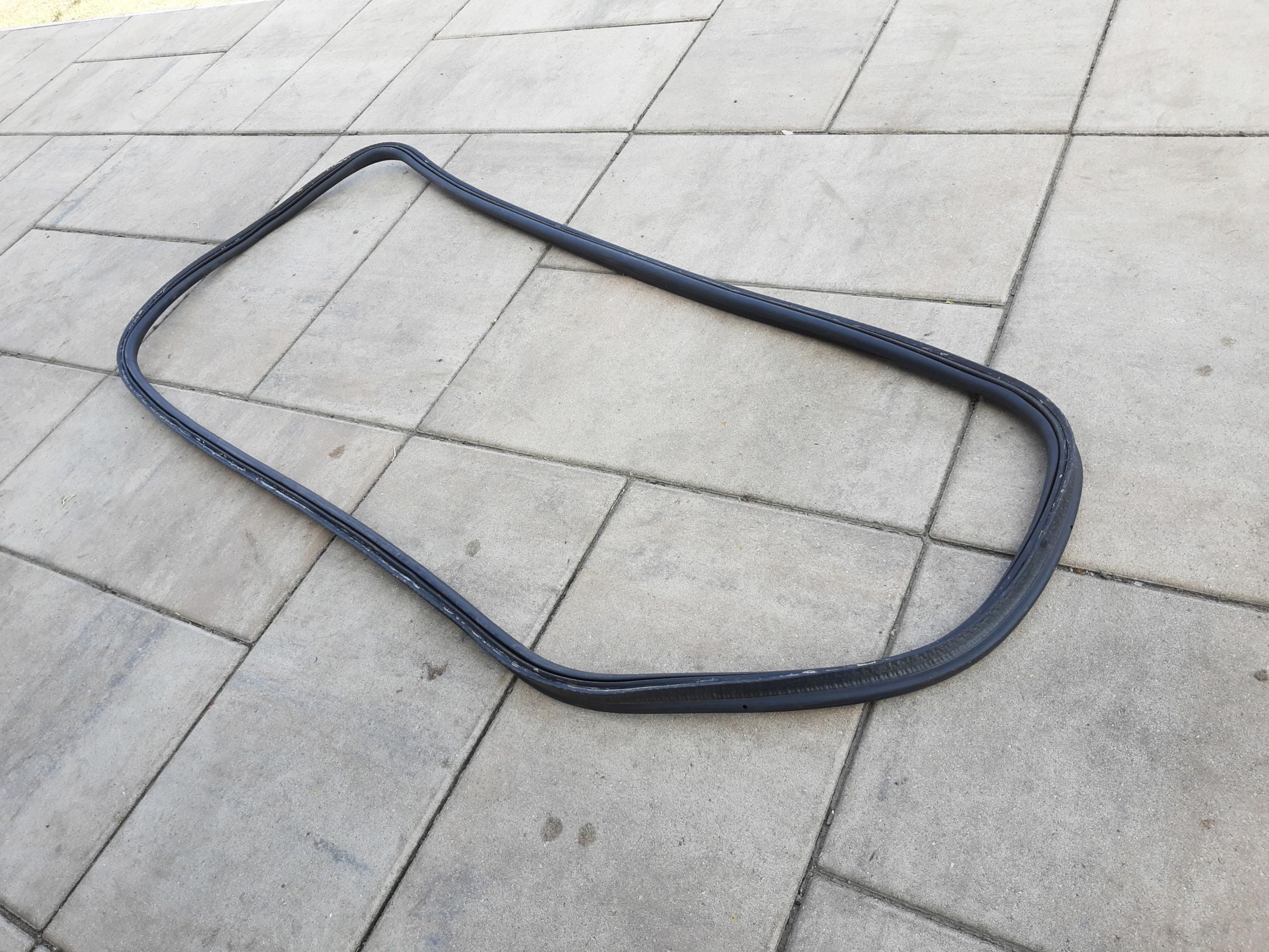 Уплотнитель багажного отсека зд BMW G20