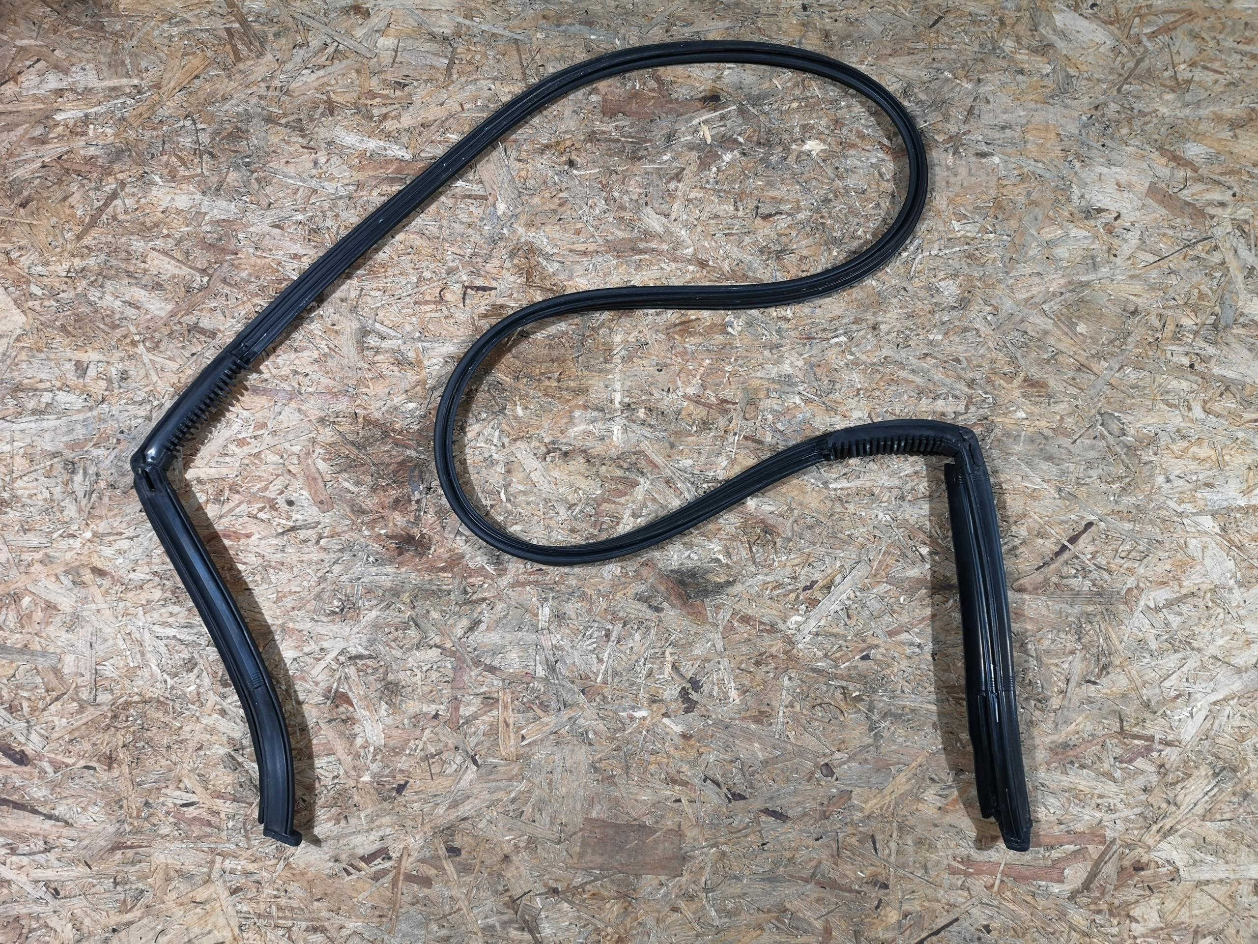 246649263 - Прокладка задней крыши Chevrolet Camaro cabrio 2016 -