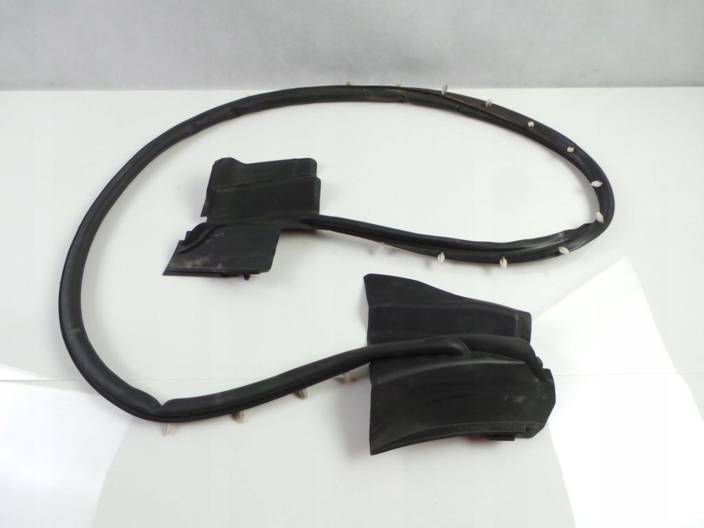 670032883 - Ущільнювач дверей задній лівий Maserati Levante