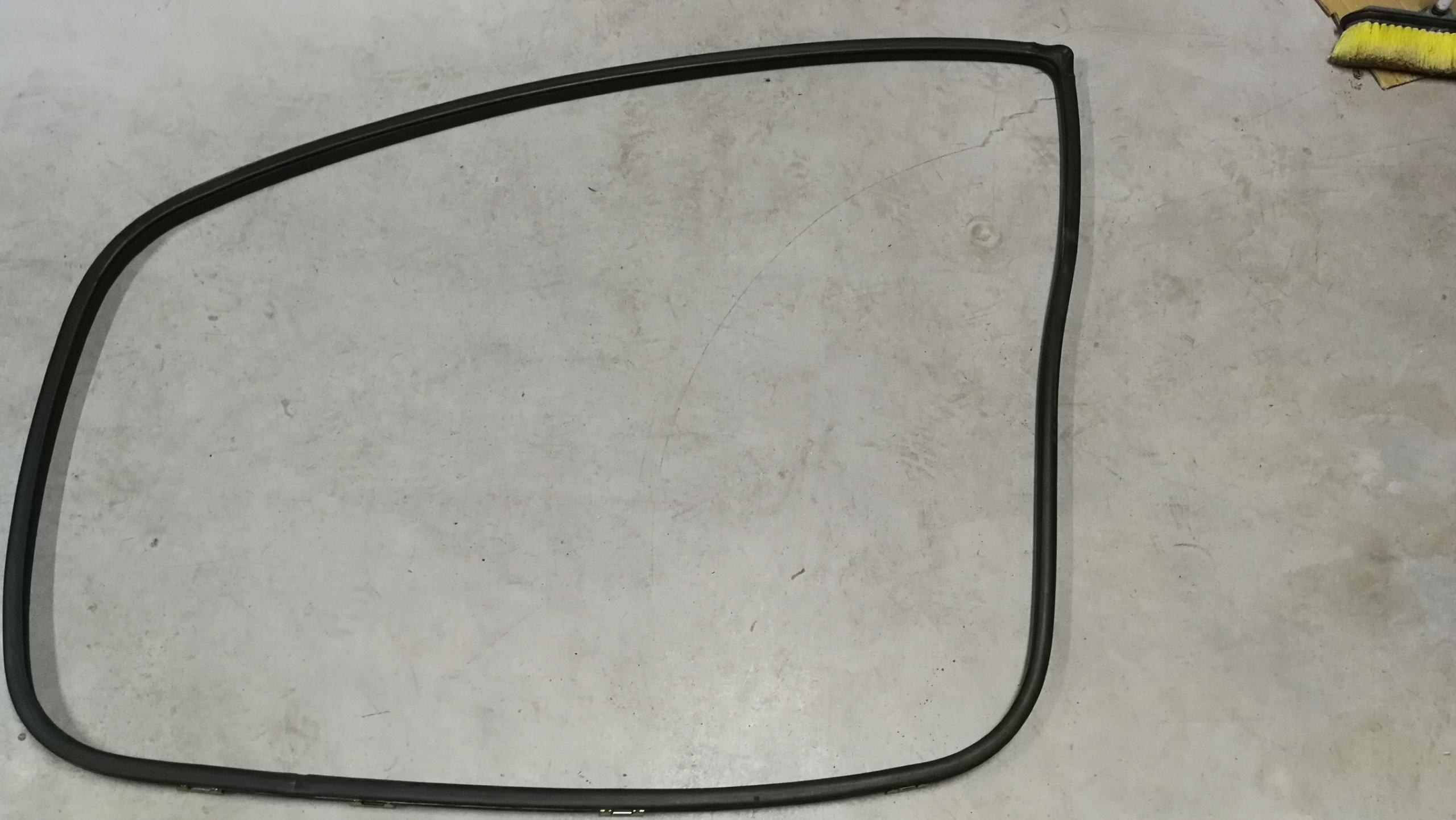 Уплотнение двери левая передняя 3D Corolla e12 02-07