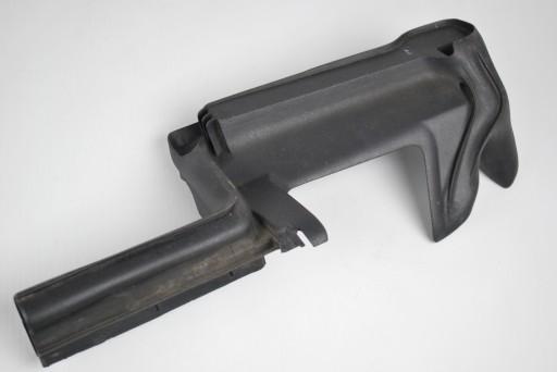 Ущільнювач правої двері Audi R8 Spyder 4S7831722A