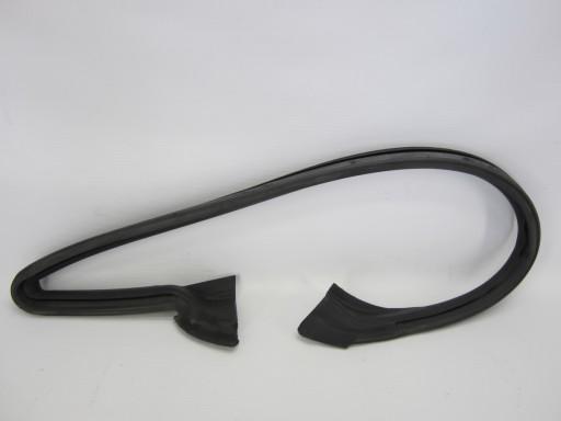 Уплотнение правой двери Ford Mustang 2011