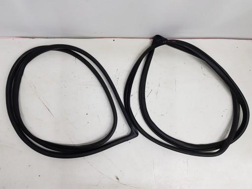 Ущільнення передньої правої двері Honda Jazz III 08-15