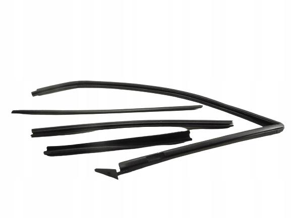 Ущільнювач передніх дверей Renault Megane 7701205006