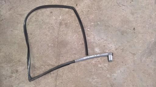 Уплотнитель правой двери стекла Honda Accord IX Coupe