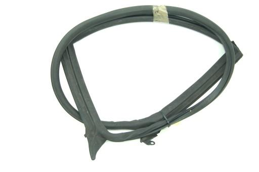 Ущільнювач дверей задній Audi A5 Sportback 8T8833708C