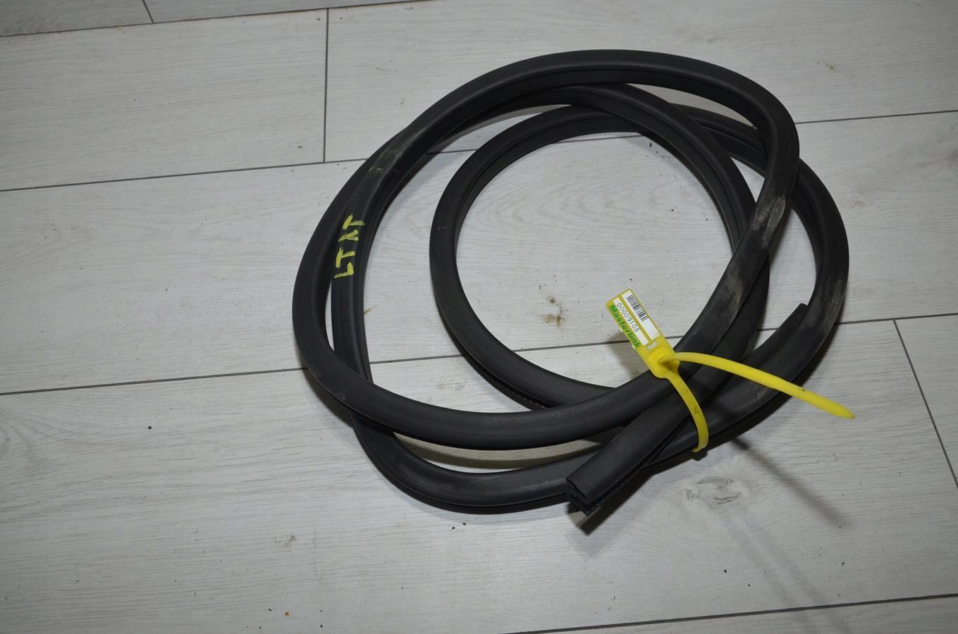 4712-0000 0 - Ущільнення двері внутр. лівий задній Nissan X-Trail t31