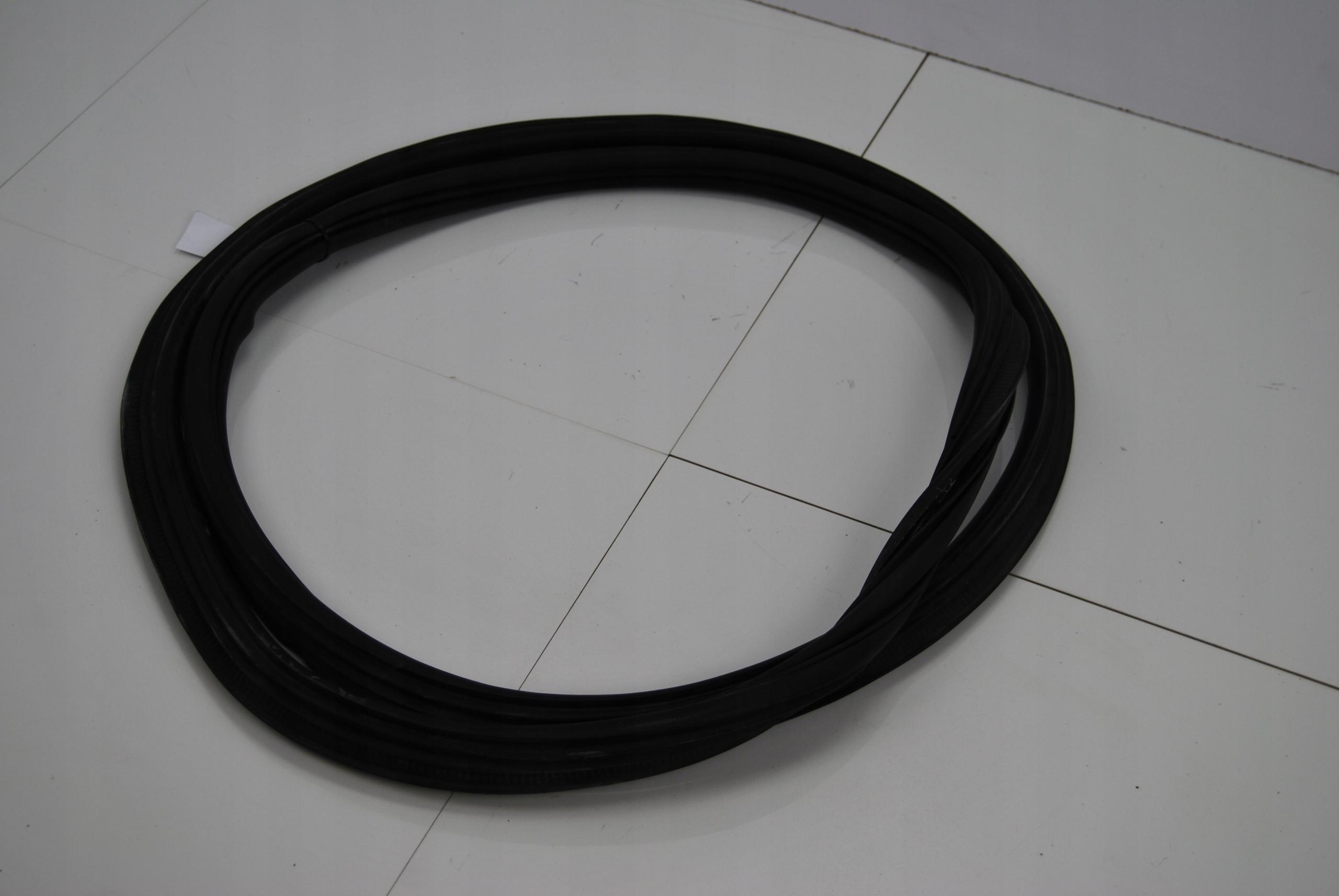 LJ6B-S404A07-BC - Прокладка кришки багажника Ford Kuga MK3 Escape 20+