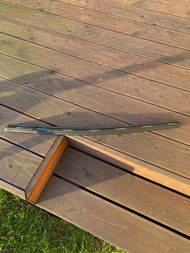 Ущільнення скла двері передня Toyota Auris 68171-02130