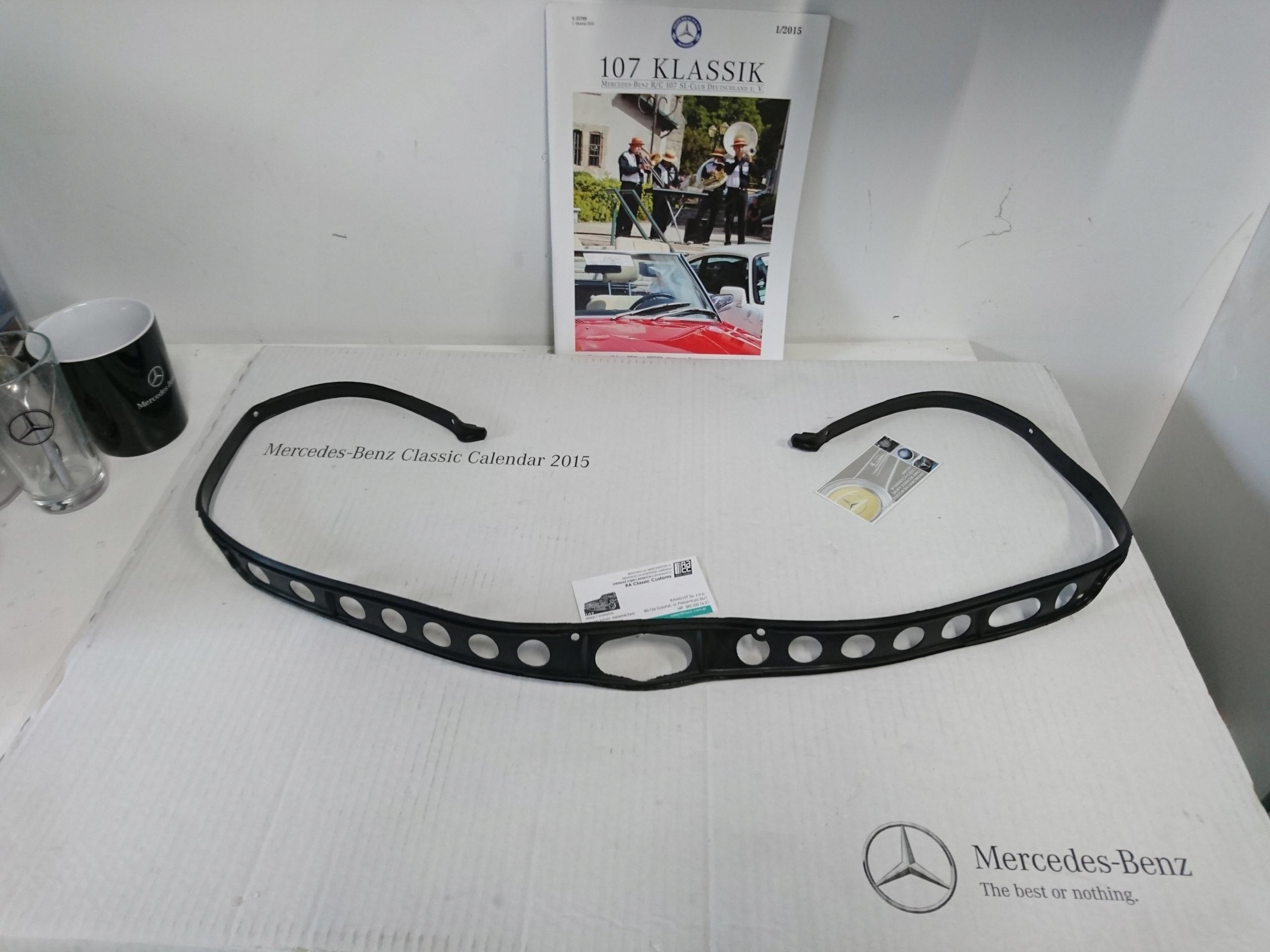 107107 - Прокладка заднего грифа хром для Mercedes 107