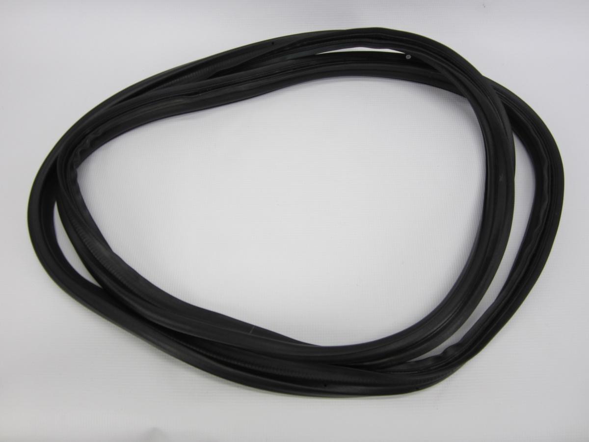 Прокладка крышки багажного отсека Ford Mustang 2011