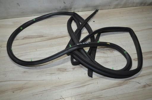 11676671385 - Зовнішнє ущільнення правий задній Nissan Murano Z51