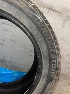 Шины Bridgestone Blizzak LM001 235/50R19 б/у.