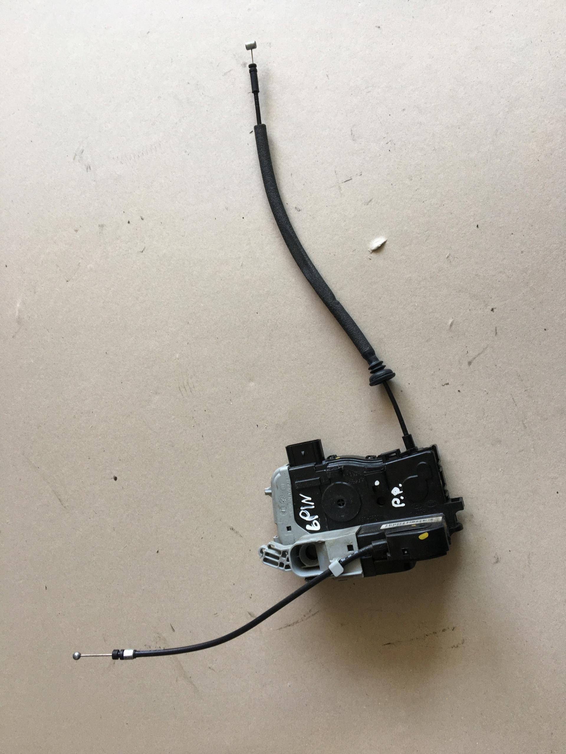 VENGA ДВЕРНОЙ ЗАМОК ПРАВЫЙ ПЕРЕДНИЙ 81320-1P020 6 PIN