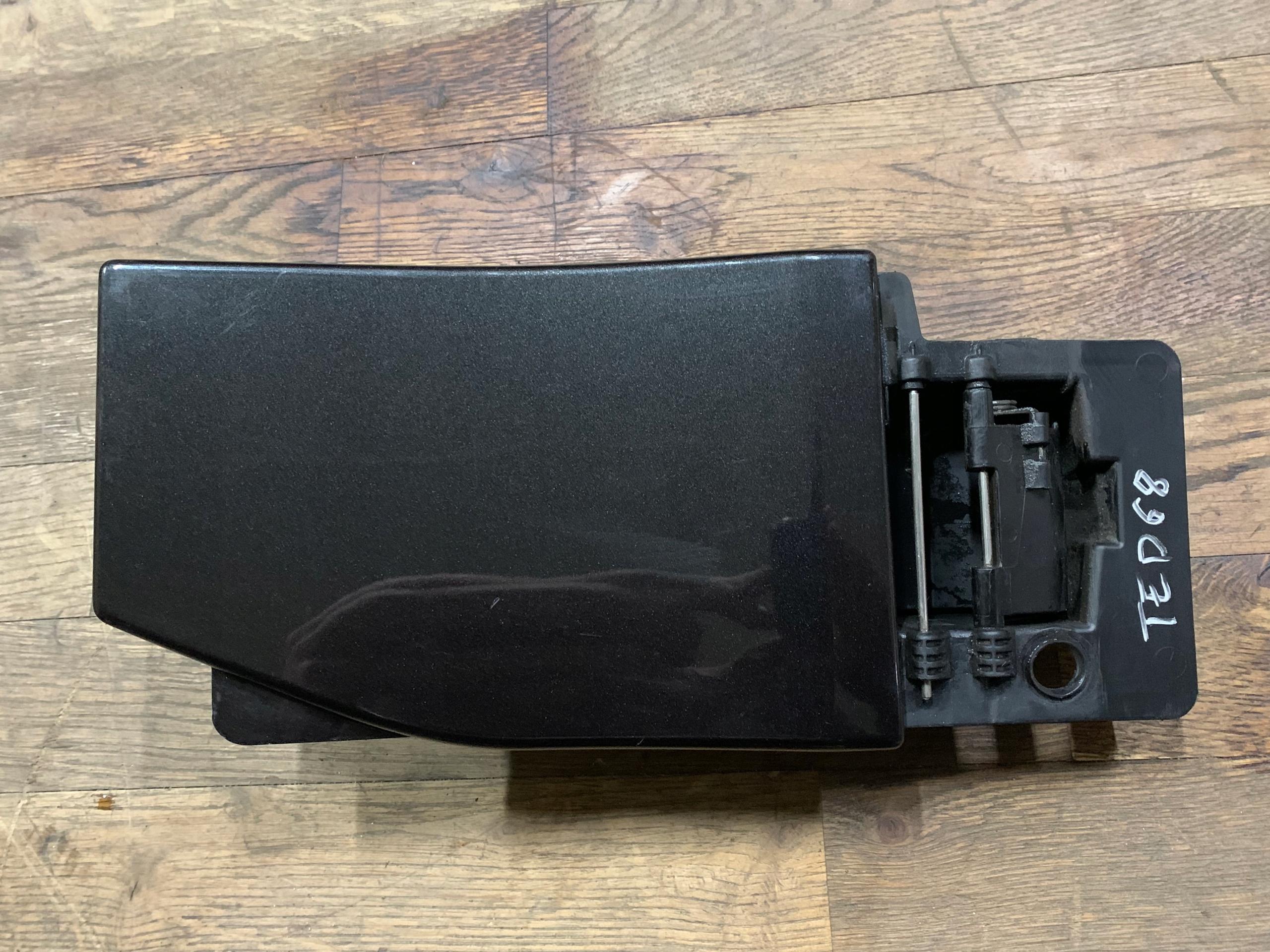 781209835R - VIVARO TRAFIC III КРЫШКА ТОПЛИВНОГО БАКА КРЫШКА ADBLUE TED68