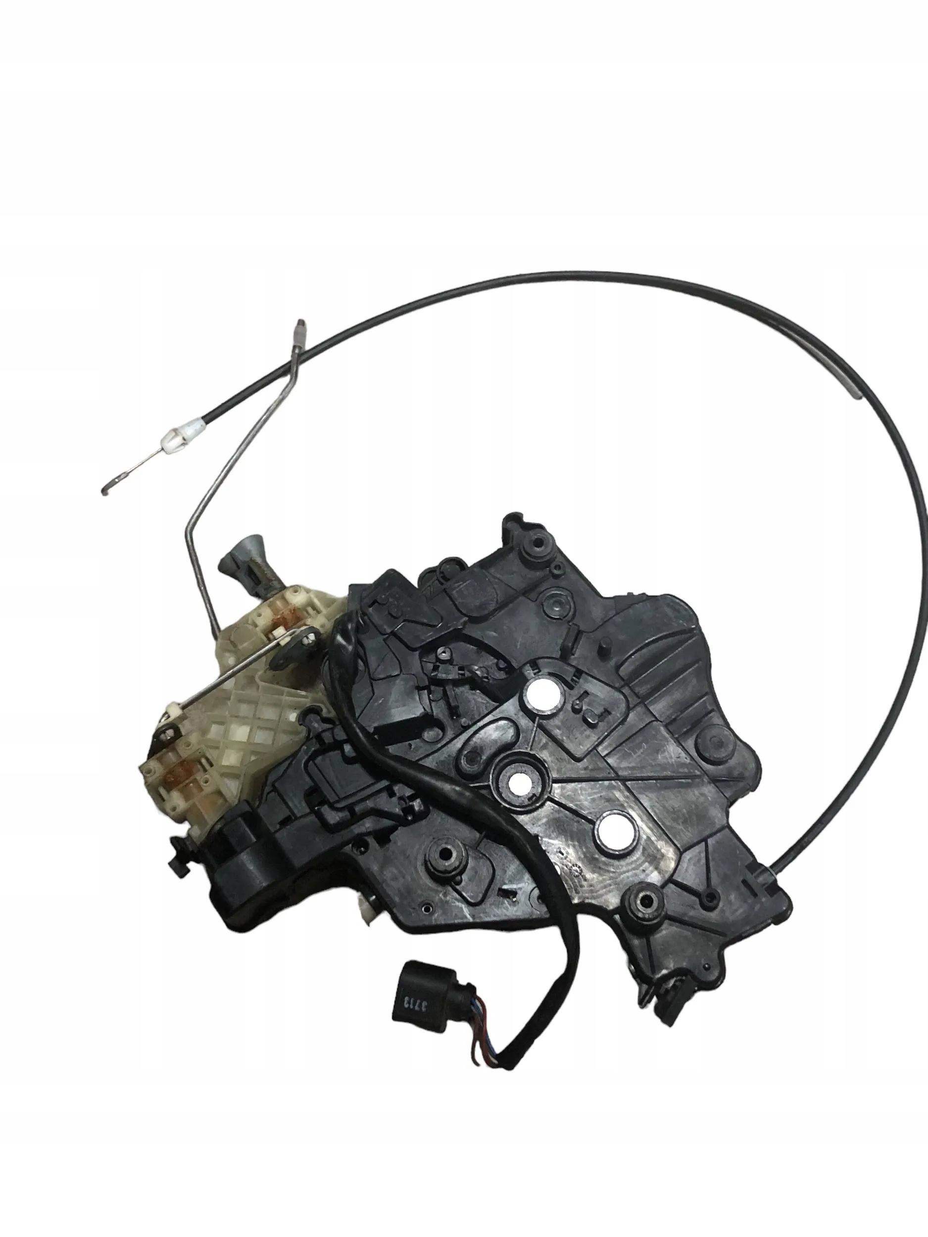 VOLKSWAGEN CADDY ДВЕРНИЙ ЗАМОК 2K0843653AE