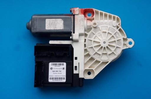 Prawy1 - VOLKSWAGEN EOS СТЕКЛОДВИГАТЕЛЬ Правый WWA