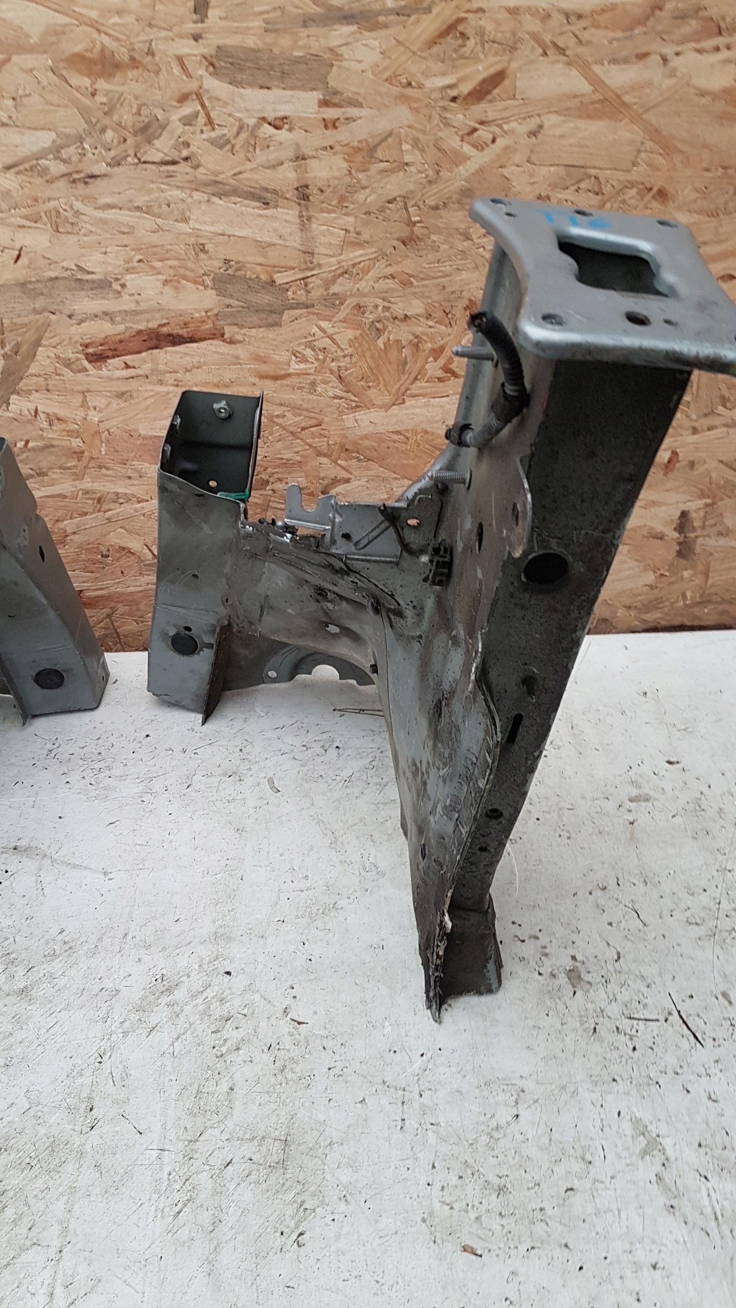 VOLKSWAGEN TIGUAN 5НА ЛОНЖЕРОН ЛЕВЫЙ / ПРАВЫЙ