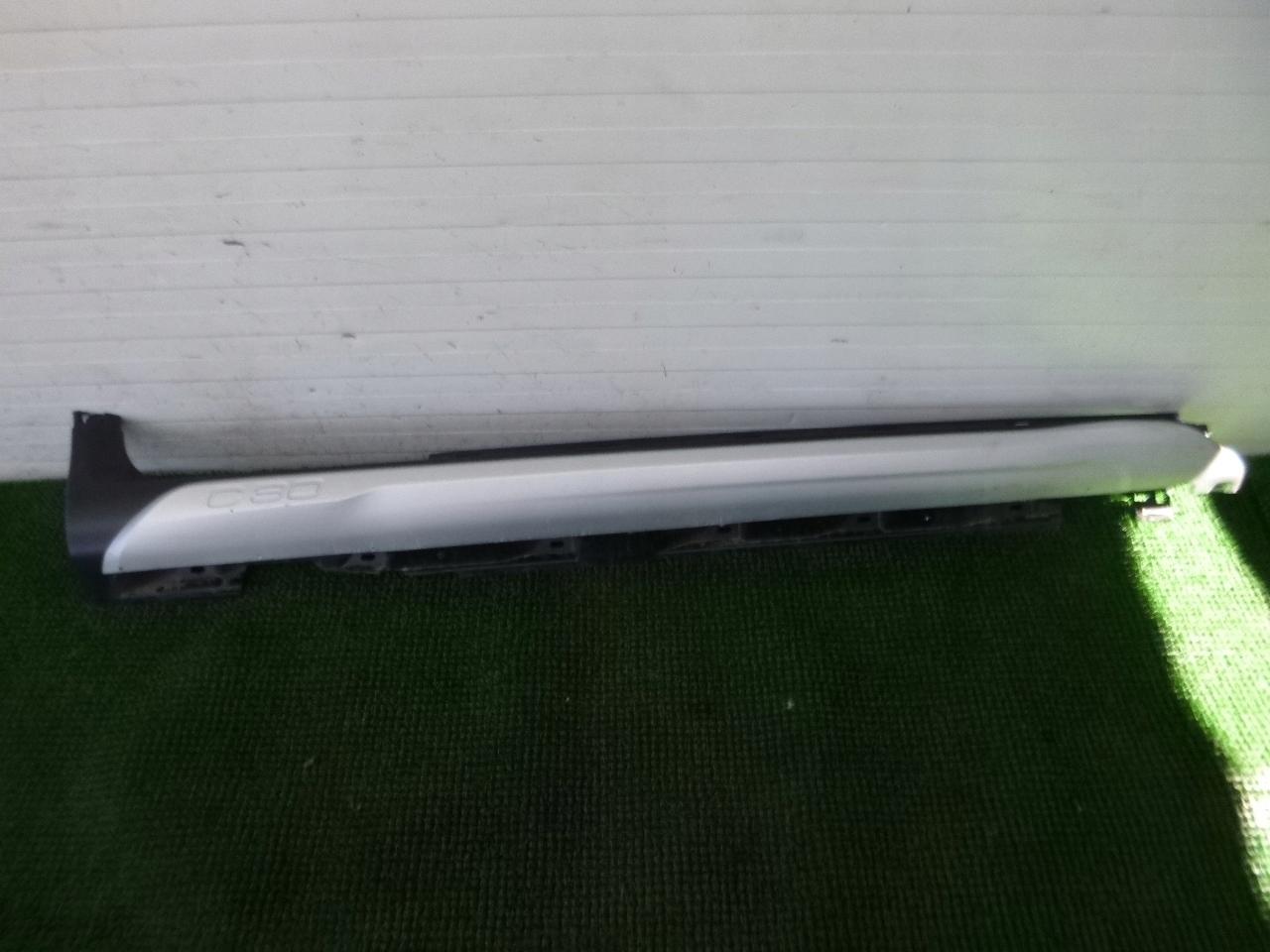 VOLVO C30 LIFT 10-педаль порога права спідниця