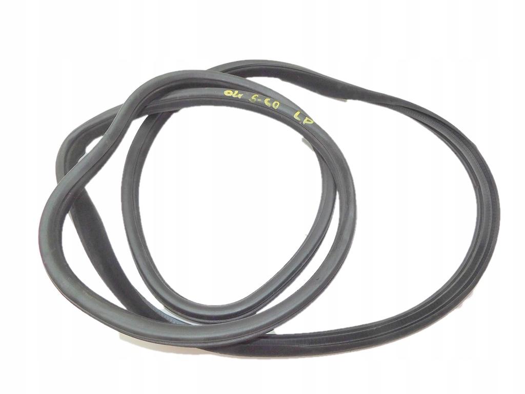 VOLVO S60 и 2002 г. прокладка двери левая передняя