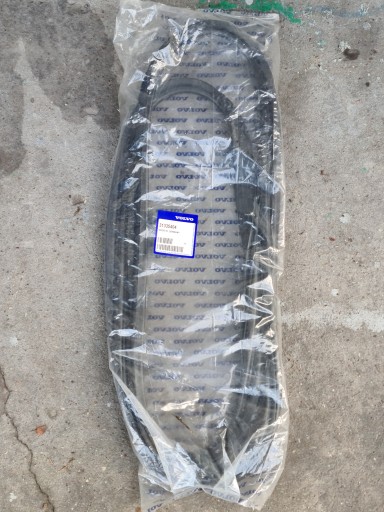 31335404 - Ущільнювач двері багажника VOLVO S60 II OE31335404