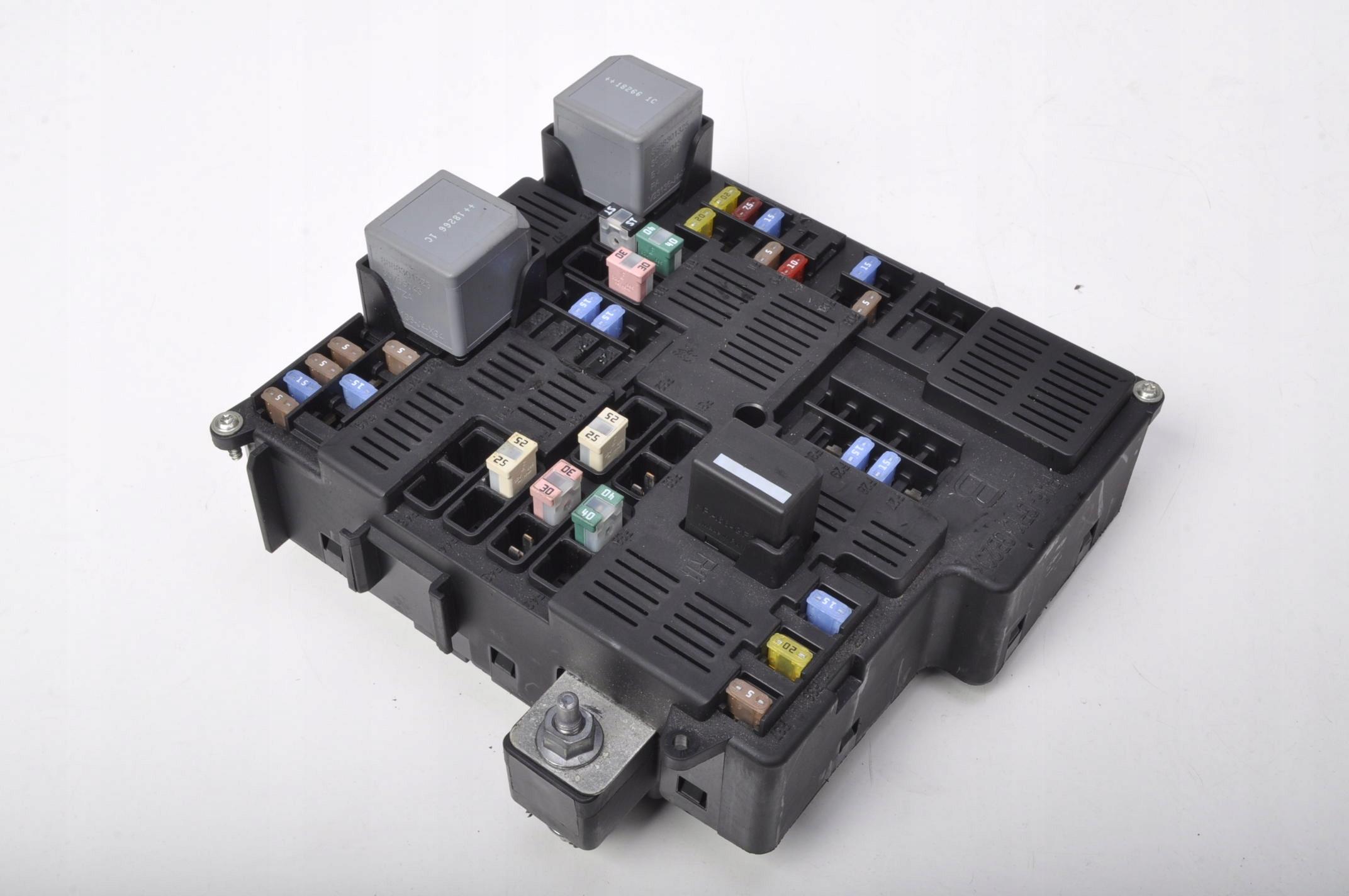 VOLVO S60 V60 блок предохранителей 31473770