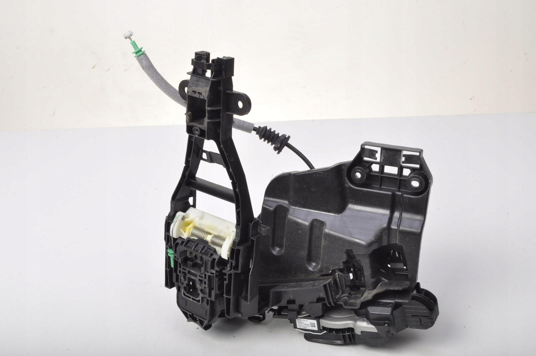 31462721 30747097 - VOLVO S60 V60 замок двері передній правий 31462456