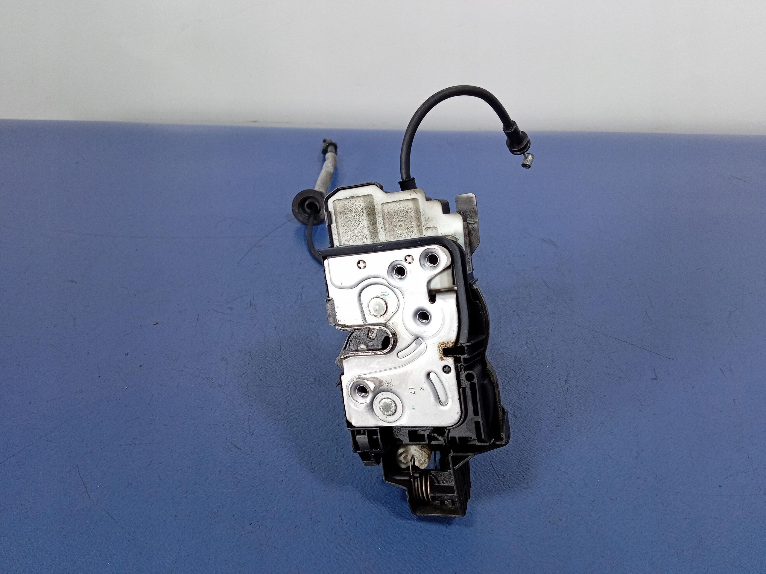 VOLVO S90 II замок двери задний правый 8 PIN 31462449