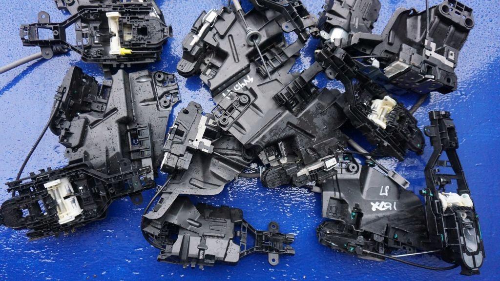 8143653 - VOLVO S90 V90 XC90-замок двери, левый правый задний