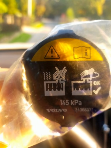 31368311 - VOLVO V40 -18 крышка бачка