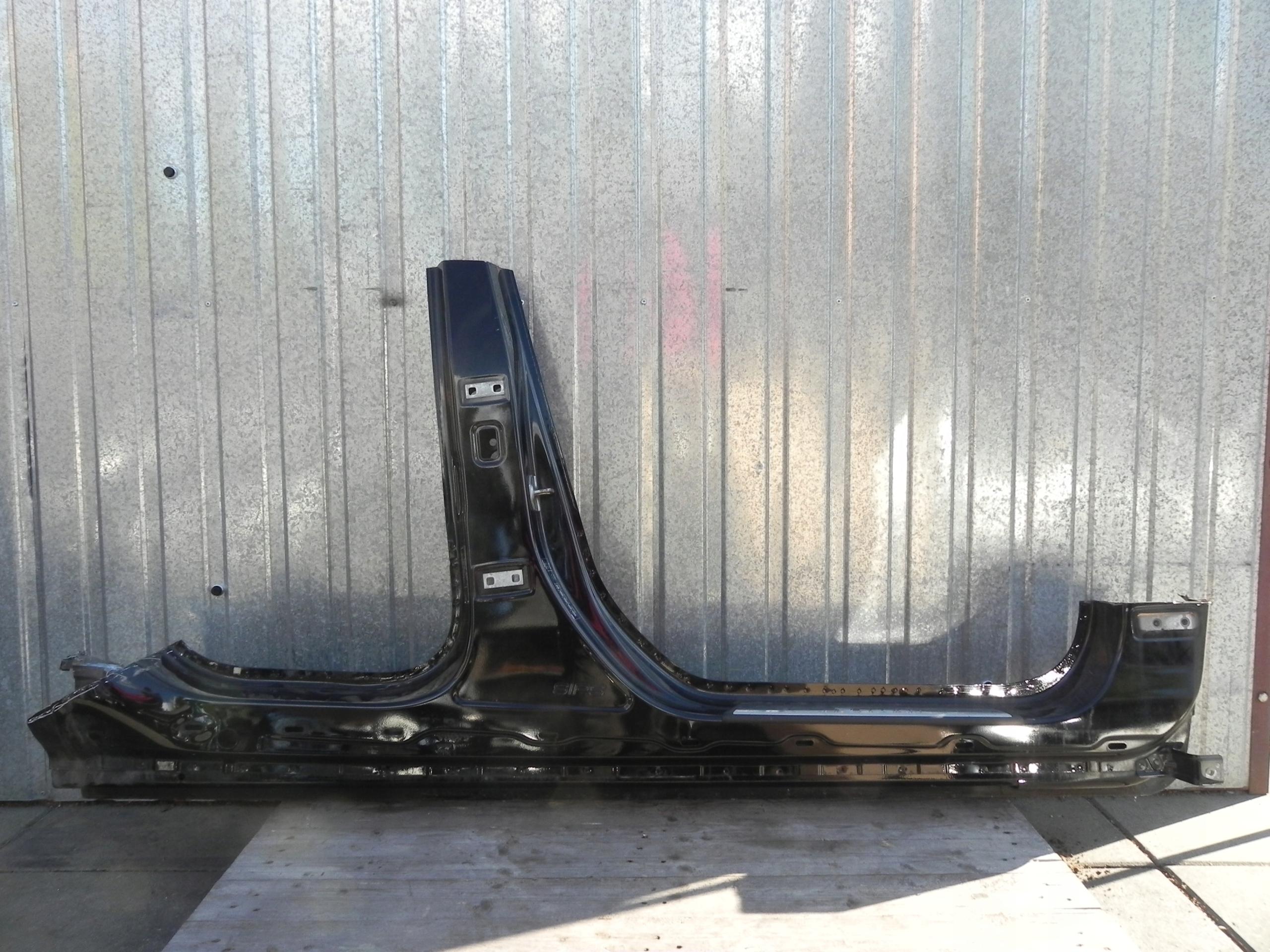 VOLVO V40 II 2 717 PROG Бризговики правий R