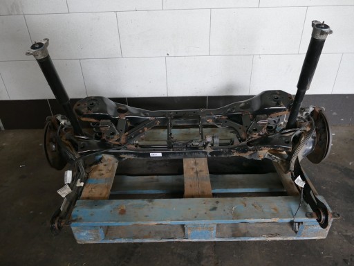 Volvo v40 ii сани балка підвіска задній маятник