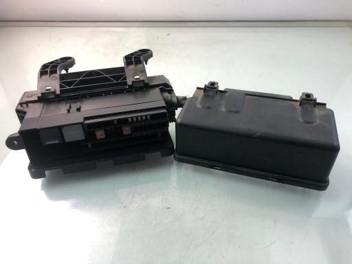 Блок запобіжників volvo v40 ii av6t-14k131-ac