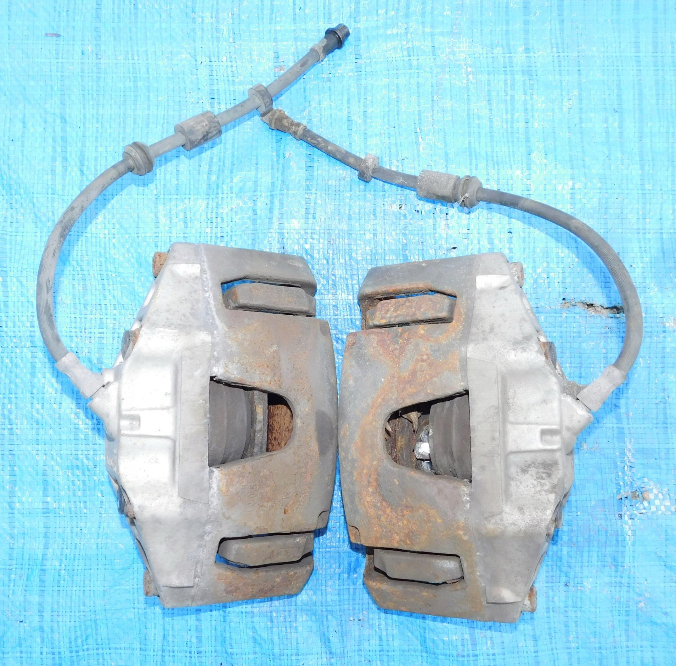 VOLVO V50 2.4 D5 гальмівний супорт лівий правий передній