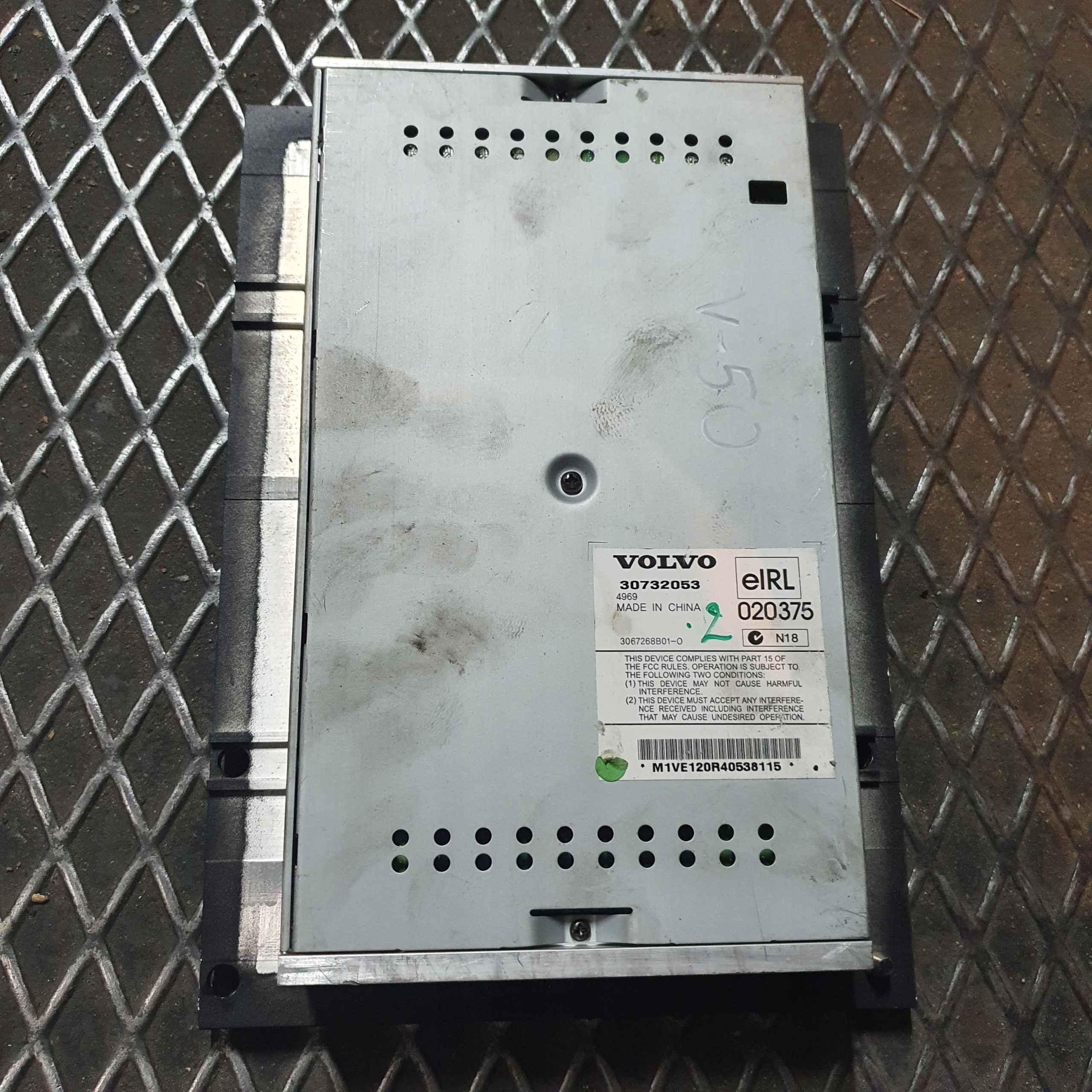 VOLVO V50 C30 C70 S40 усилитель радио 30732053